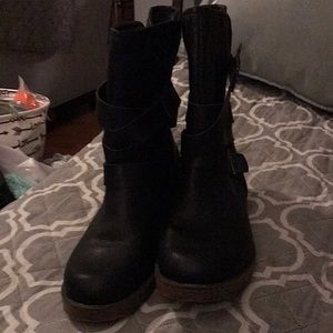 Boots size 10
